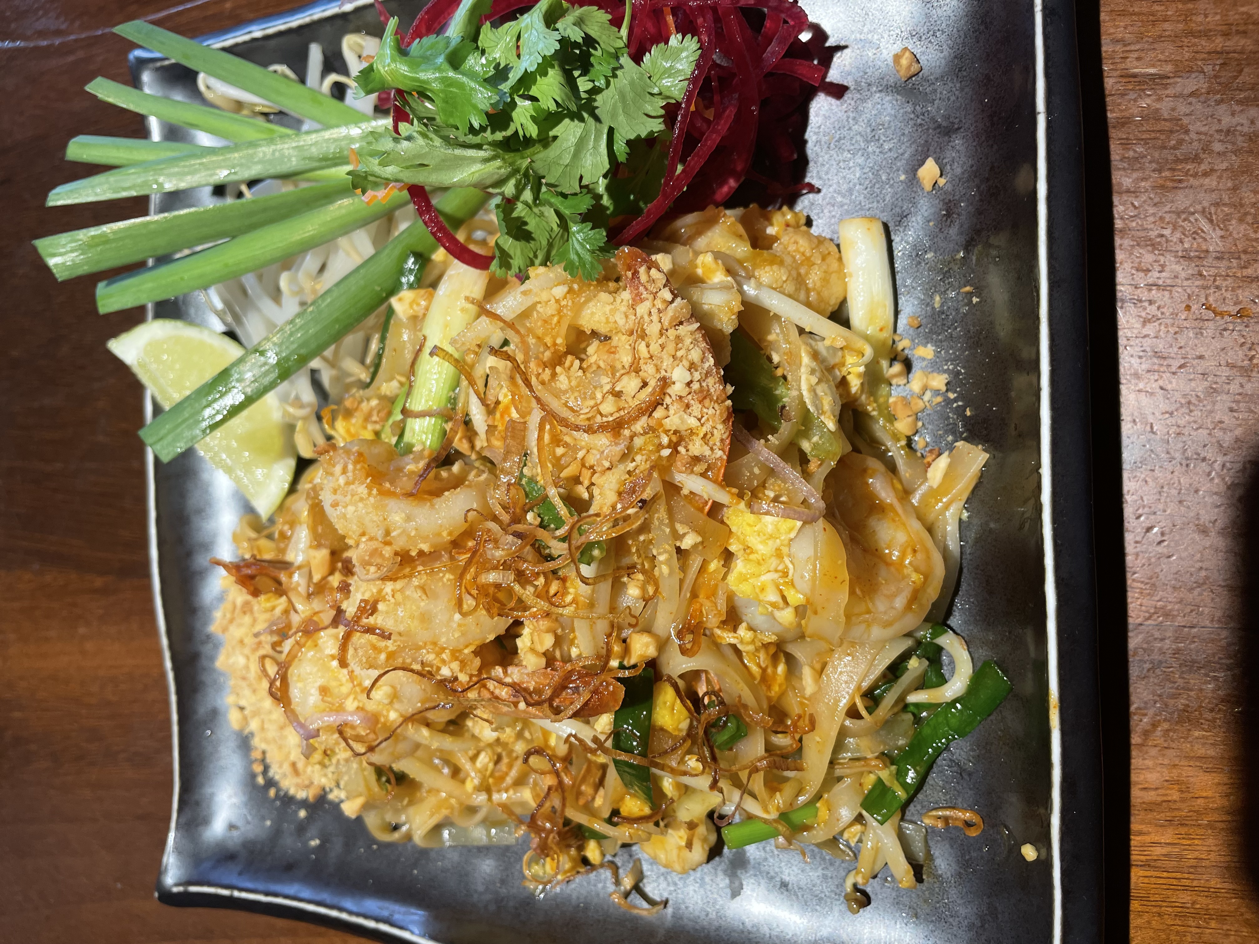 Nouilles de riz sautées oeufs & crevettes pad thai kung